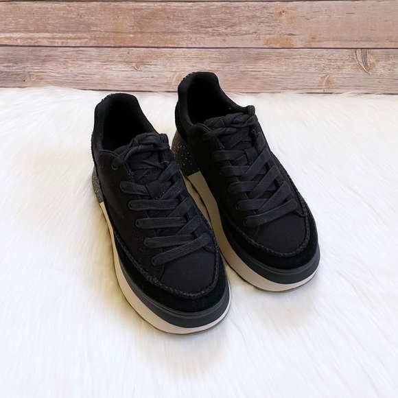 UGG Women’s Marin Lace Platform Canvas Sneakers - Picture 2 of 8